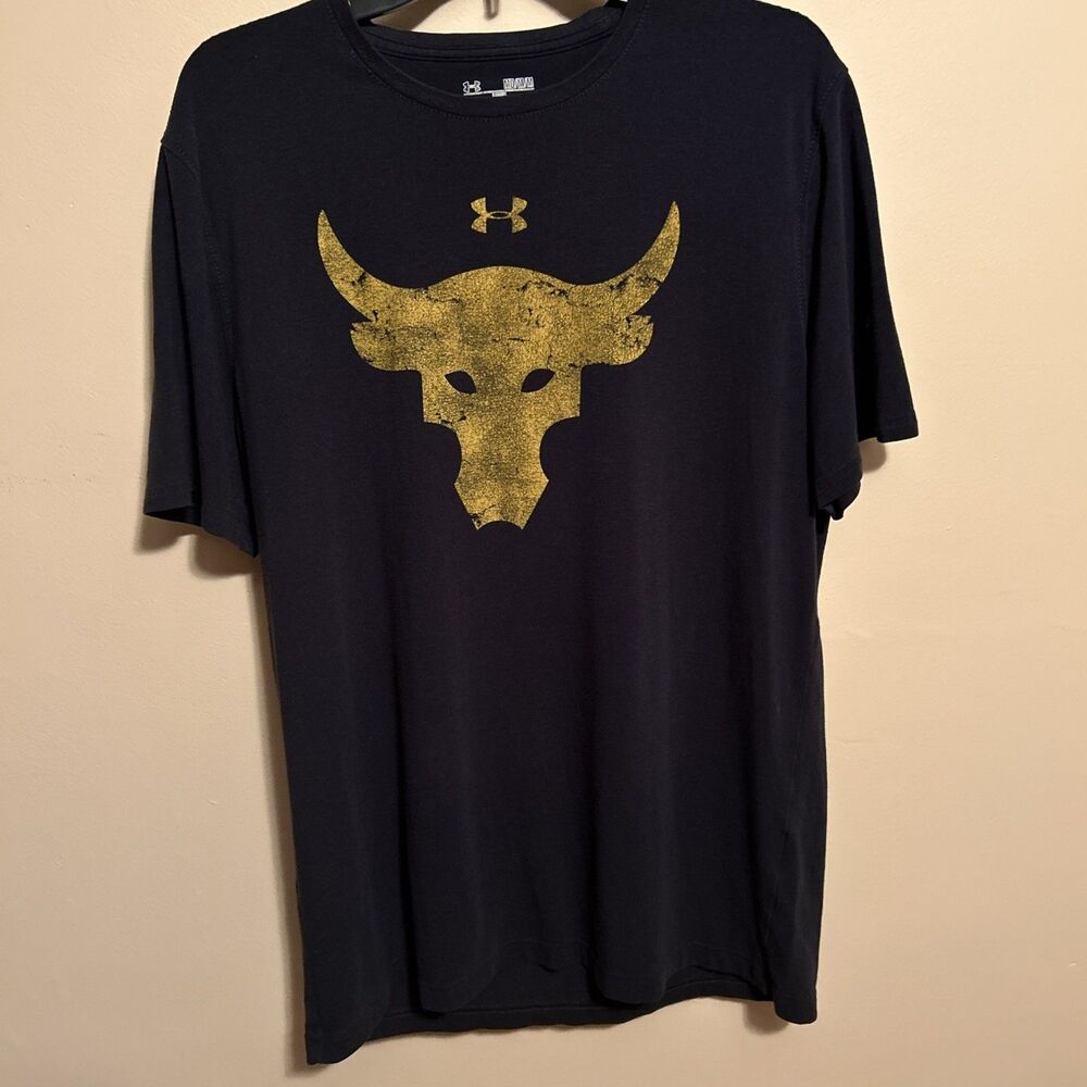 Under Armour Brahma Bull Mens T-shirt Heatgear Loose Fit Mens Sz Med Distressed